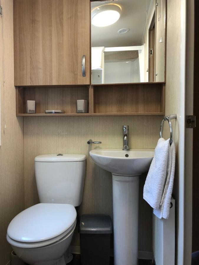 Popular Property In Бембридж Екстериор снимка